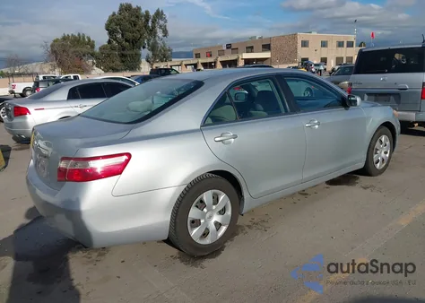 2007 Toyota Camry Le z USA, uszkodzony, nr VIN 4T1BE46K87U700728